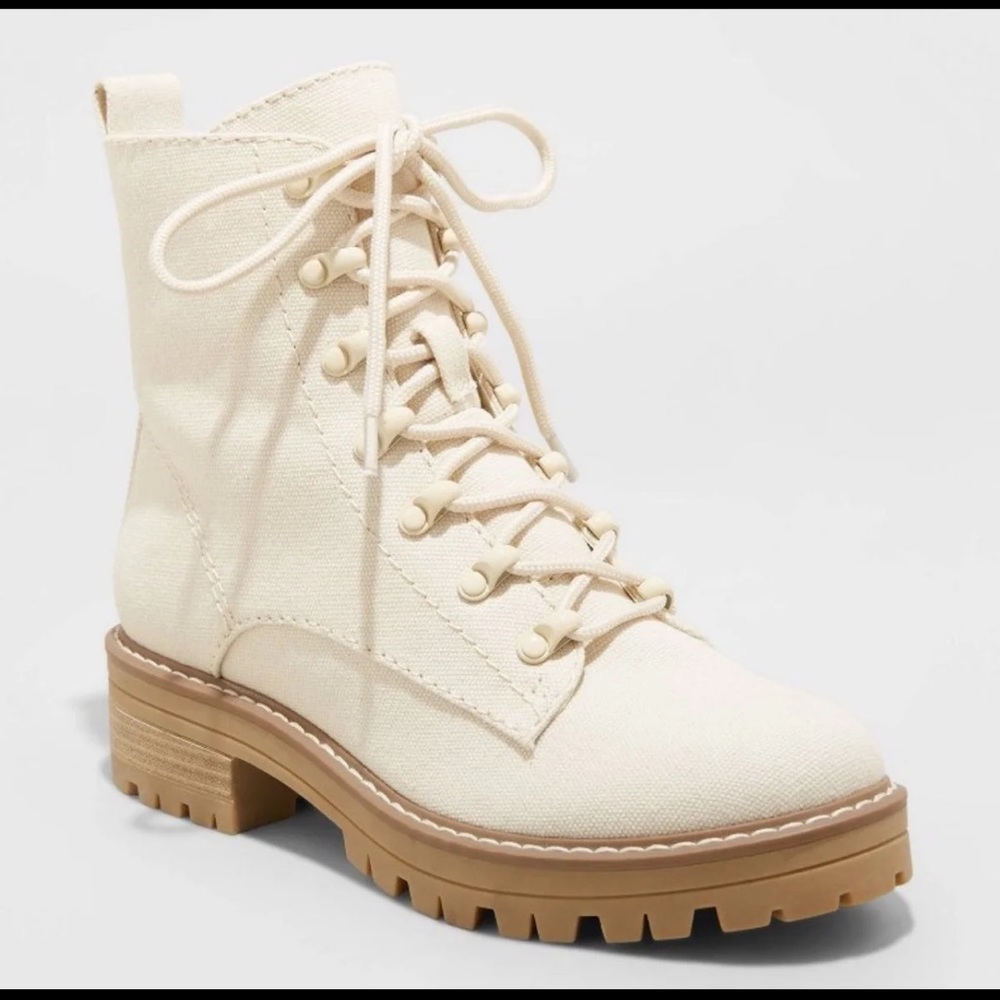 Universal thread combat boots
